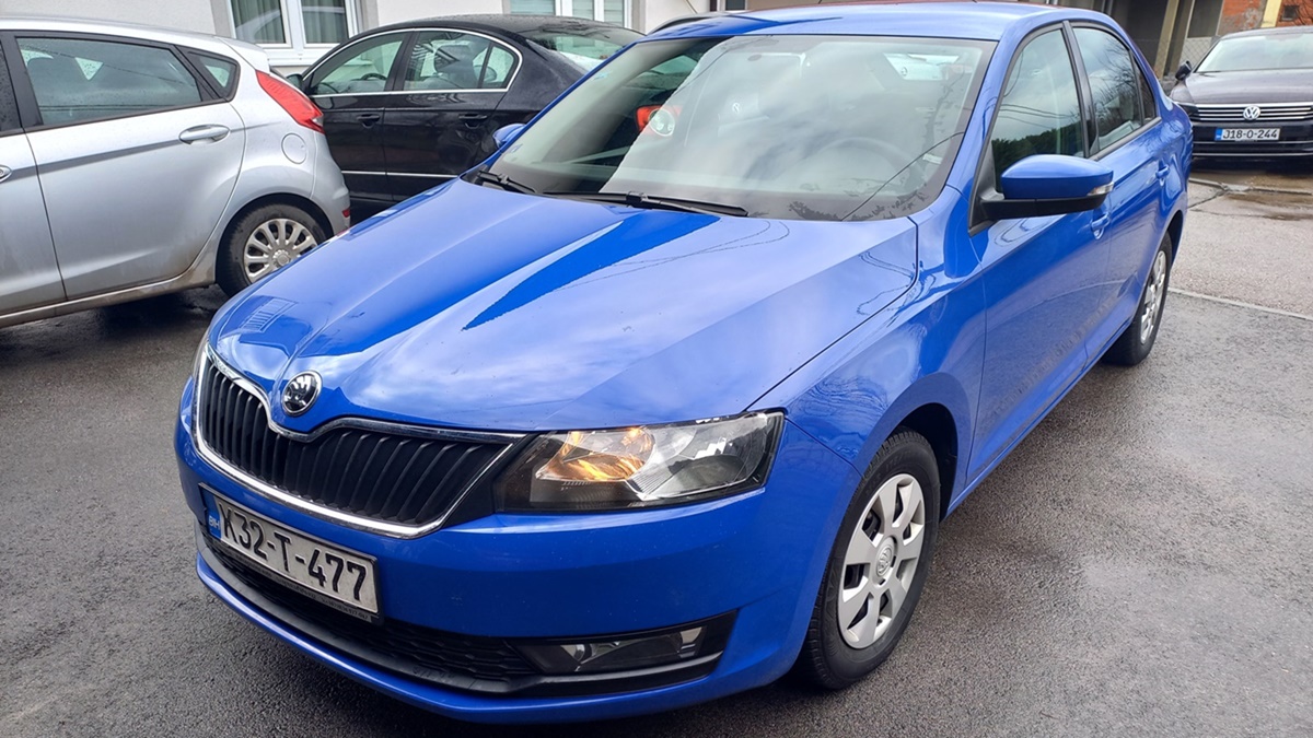 Škoda Rapid Blue Rent a Car Tuzla