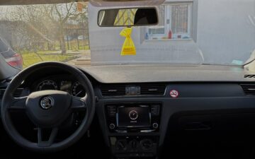 Rent Škoda Rapid White 